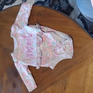 🐻   Garanimals Long Sleeve onesie size 0-3 months